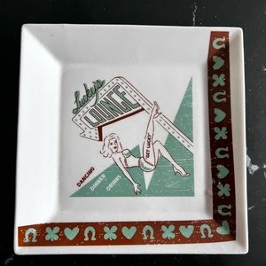 LUCKYS LOUNGE COCKTAIL NAPKIN TRAY
Trixie & Milo